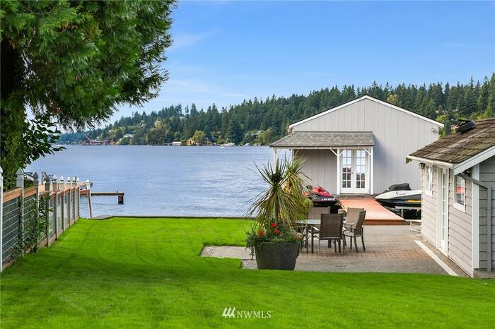 Lead image for 9730 SE 35th Place Mercer Island