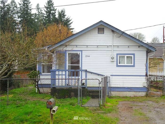 Lead image for 2744 E 1st Street Port Orchard
