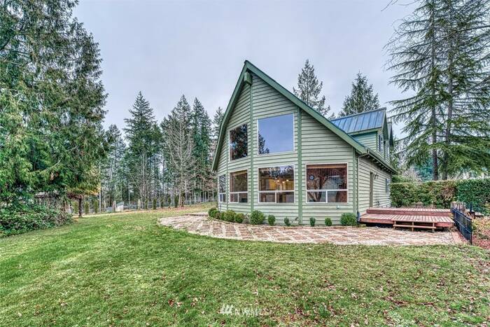 Lead image for 4006 SE Hershey Way Port Orchard