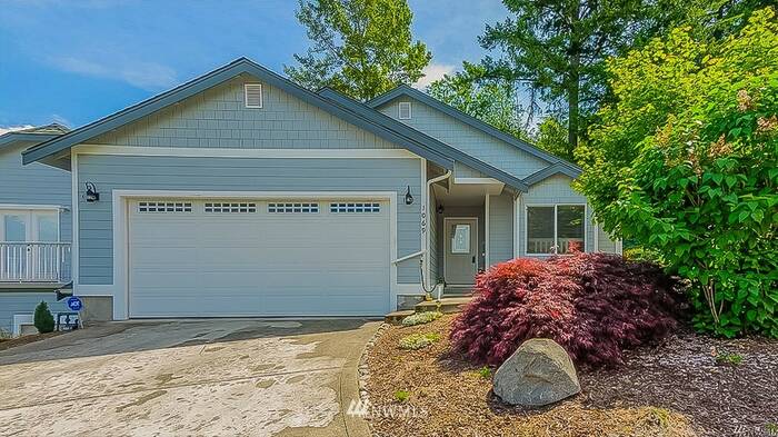Lead image for 1069 5th Street Steilacoom