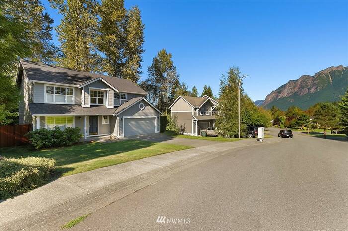 Lead image for 1230 SW 12th Street North Bend