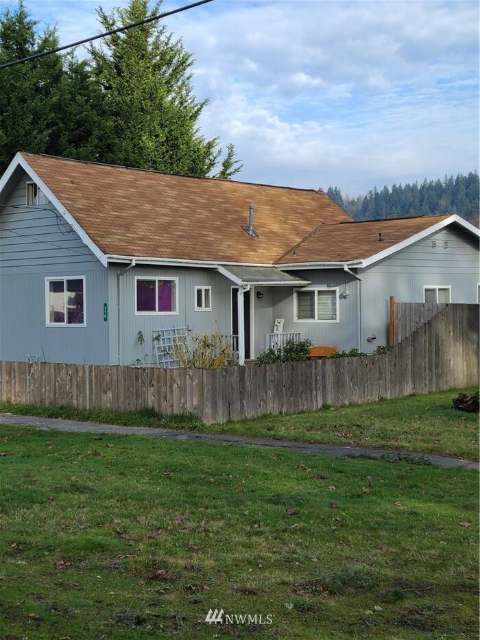 Lead image for 314 Harman Way S Orting