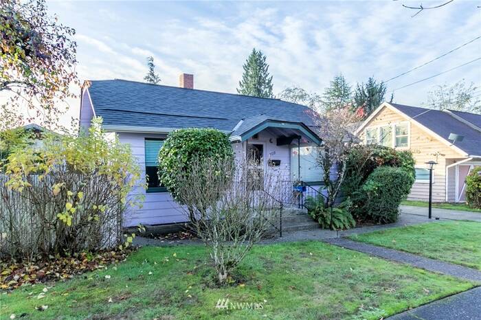 Lead image for 308 6th Avenue NW Puyallup