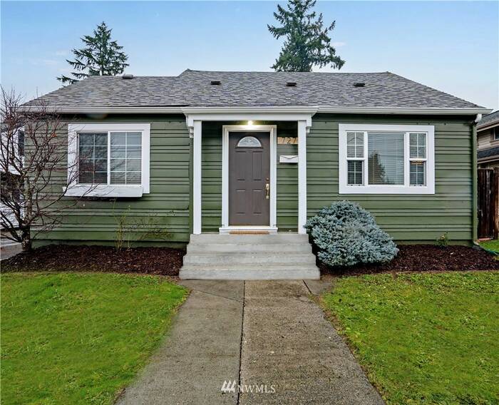 Lead image for 727 4th Street NW Puyallup
