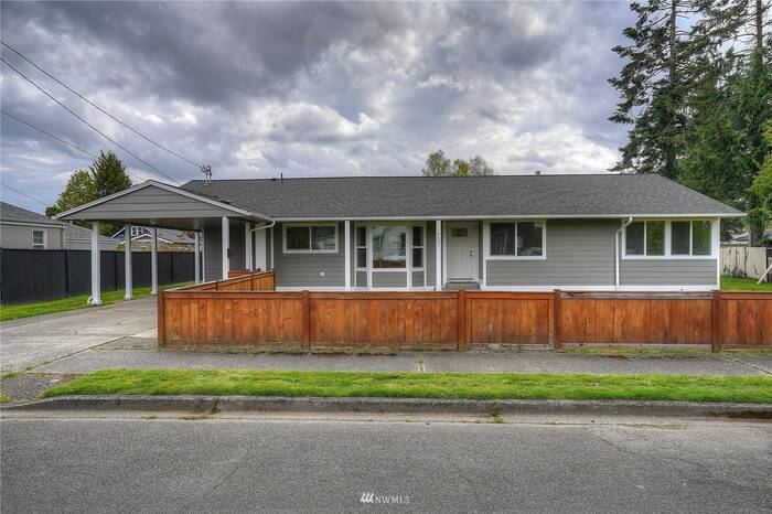 Lead image for 922 5th Avenue SW Puyallup