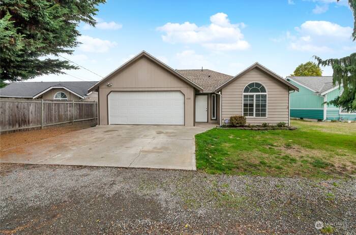 Lead image for 1721 5th Avenue NW Puyallup