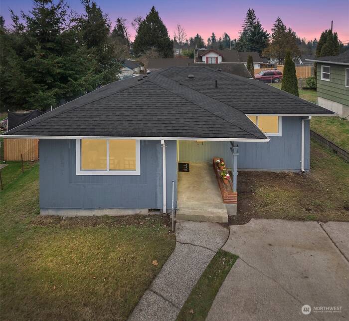 Lead image for 924 S 72nd Street Tacoma