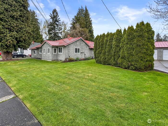 Lead image for 813 8th Street NW Puyallup