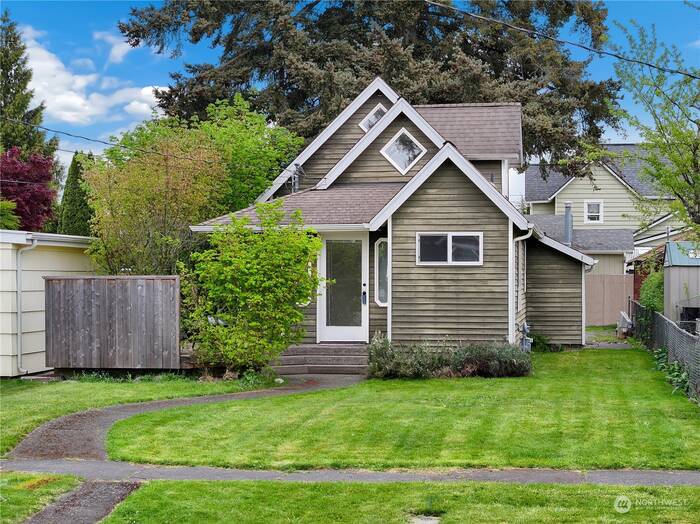 Lead image for 713 4th Street SW Puyallup