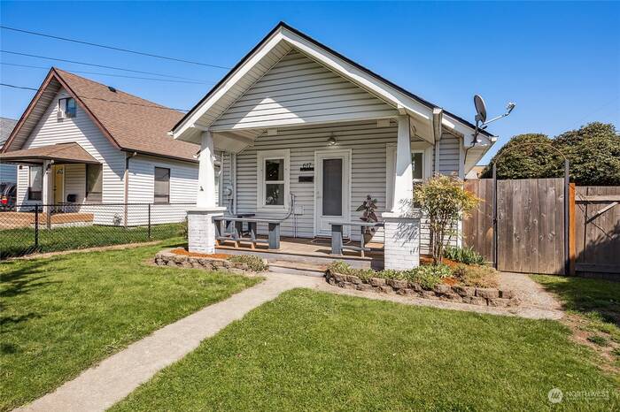 Lead image for 617 2nd St SW Puyallup