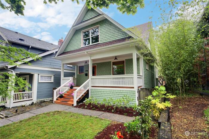 Lead image for 2118 7th Avenue W Seattle